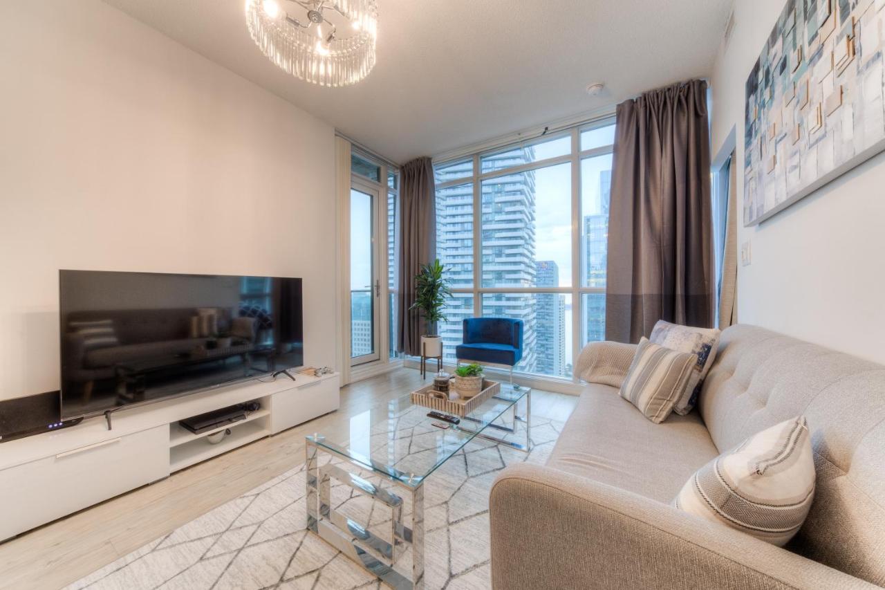 Stylish Newly Furnished Condo With Beautiful Lake View Toronto Buitenkant foto