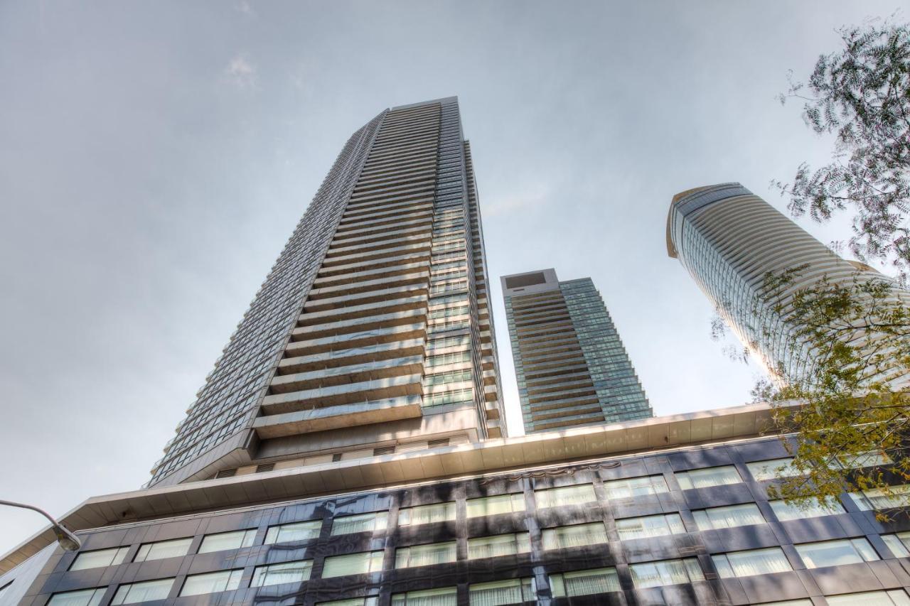 Stylish Newly Furnished Condo With Beautiful Lake View Toronto Buitenkant foto